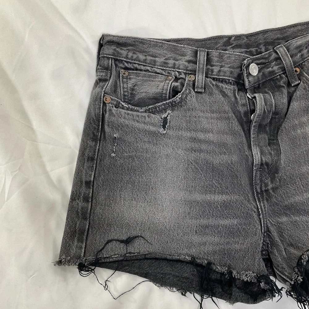 Levi's 501 Cutoff Shorts Womens Size 29 Black Faded Denim Frayed 201